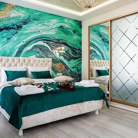 Rynok Square City Center Two Bedroom Apartment! 利沃夫 外观 照片