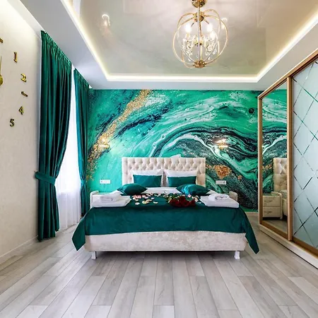 Rynok Square City Center Two Bedroom Apartment! 利沃夫 外观 照片