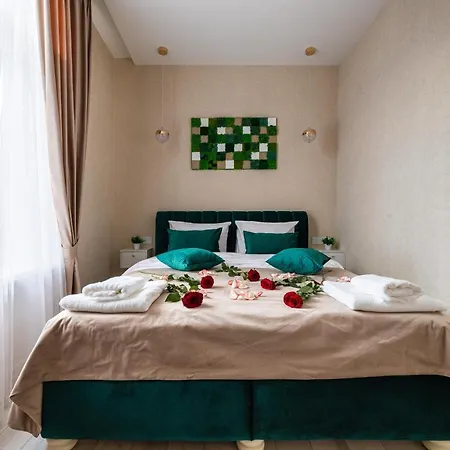 Rynok Square City Center Two Bedroom Apartment! 利沃夫 外观 照片