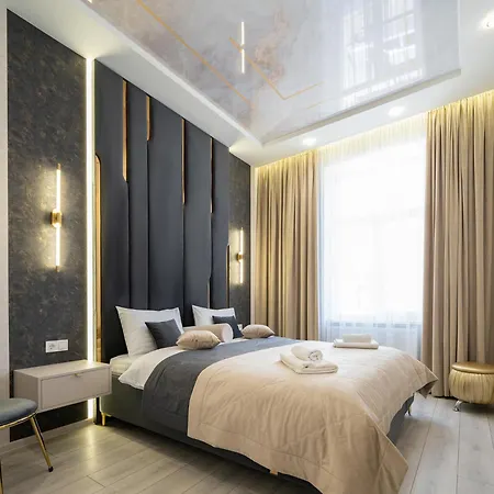 Rynok Square City Center Two Bedroom Apartment! 利沃夫 外观 照片