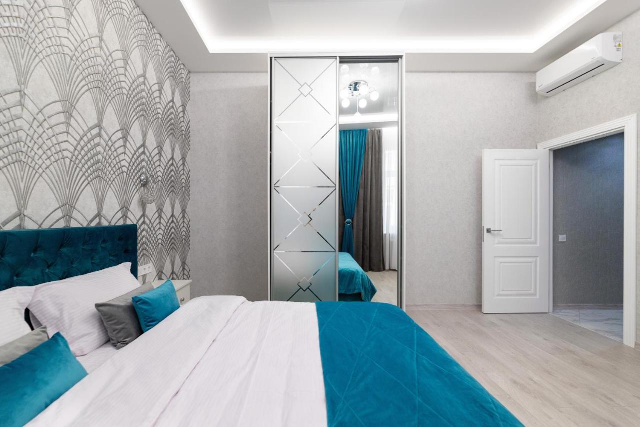 Rynok Square Center Two Bedroom Apartment! * Lemberg