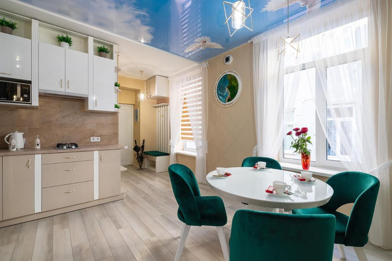 Rynok Square Center Two Bedroom Apartment! * Lemberg