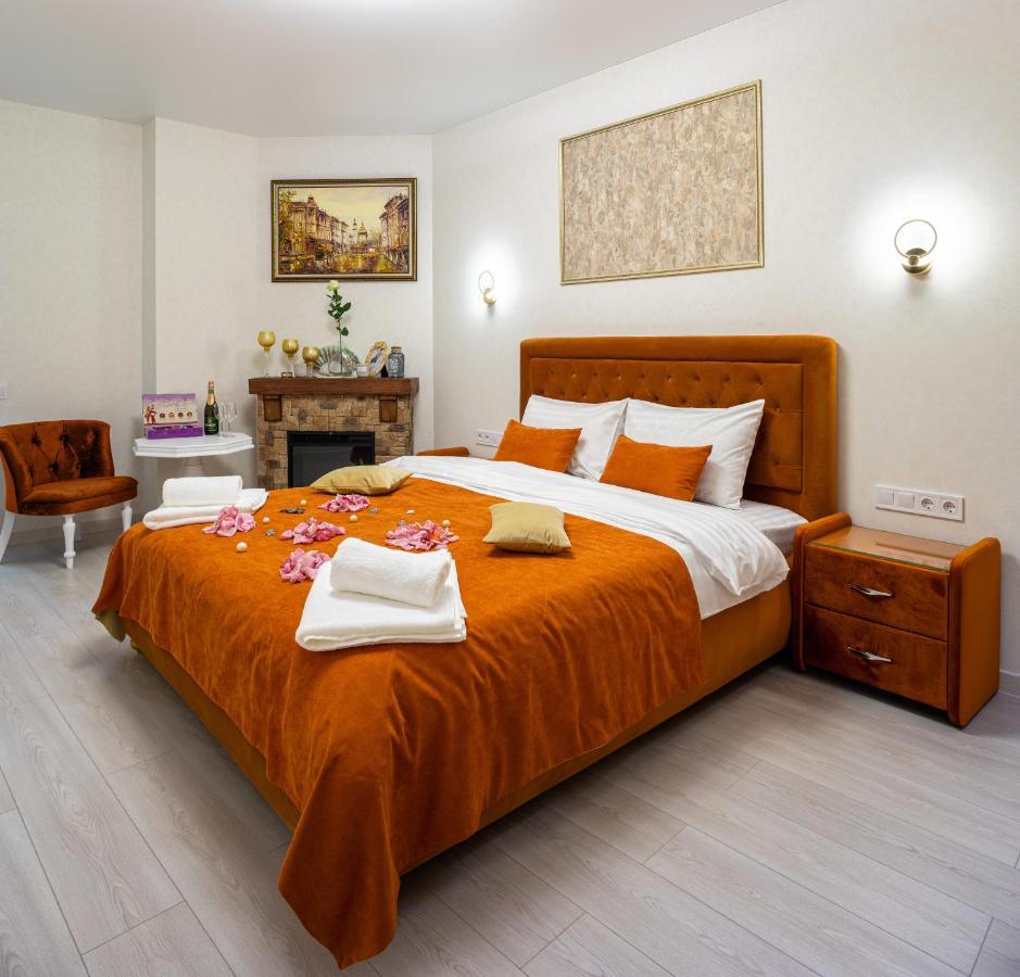 Rynok Square Center Two Bedroom Apartment! Apartment *