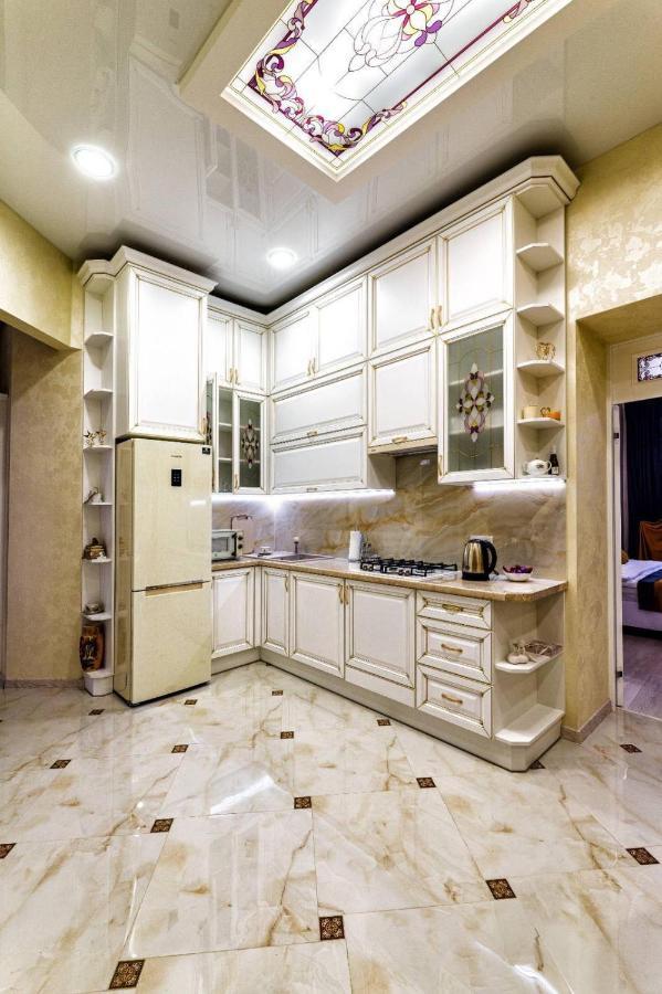 Rynok Square Center Two Bedroom Apartment! * Lemberg