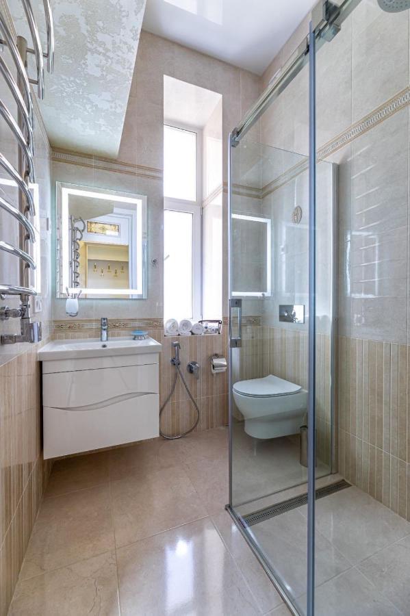 Rynok Square Center Two Bedroom Apartment! *