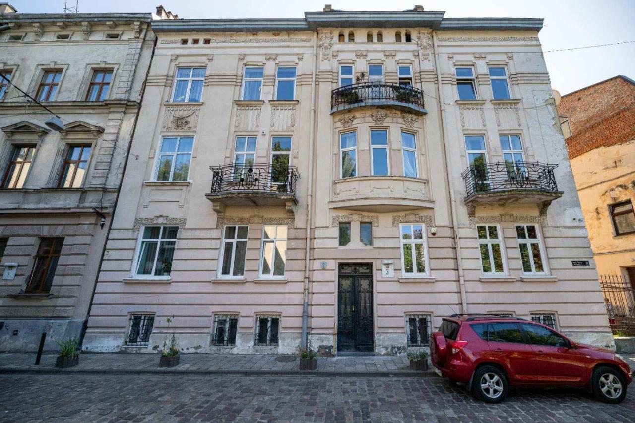 Rynok Square Center Two Bedroom Apartment! Apartment *