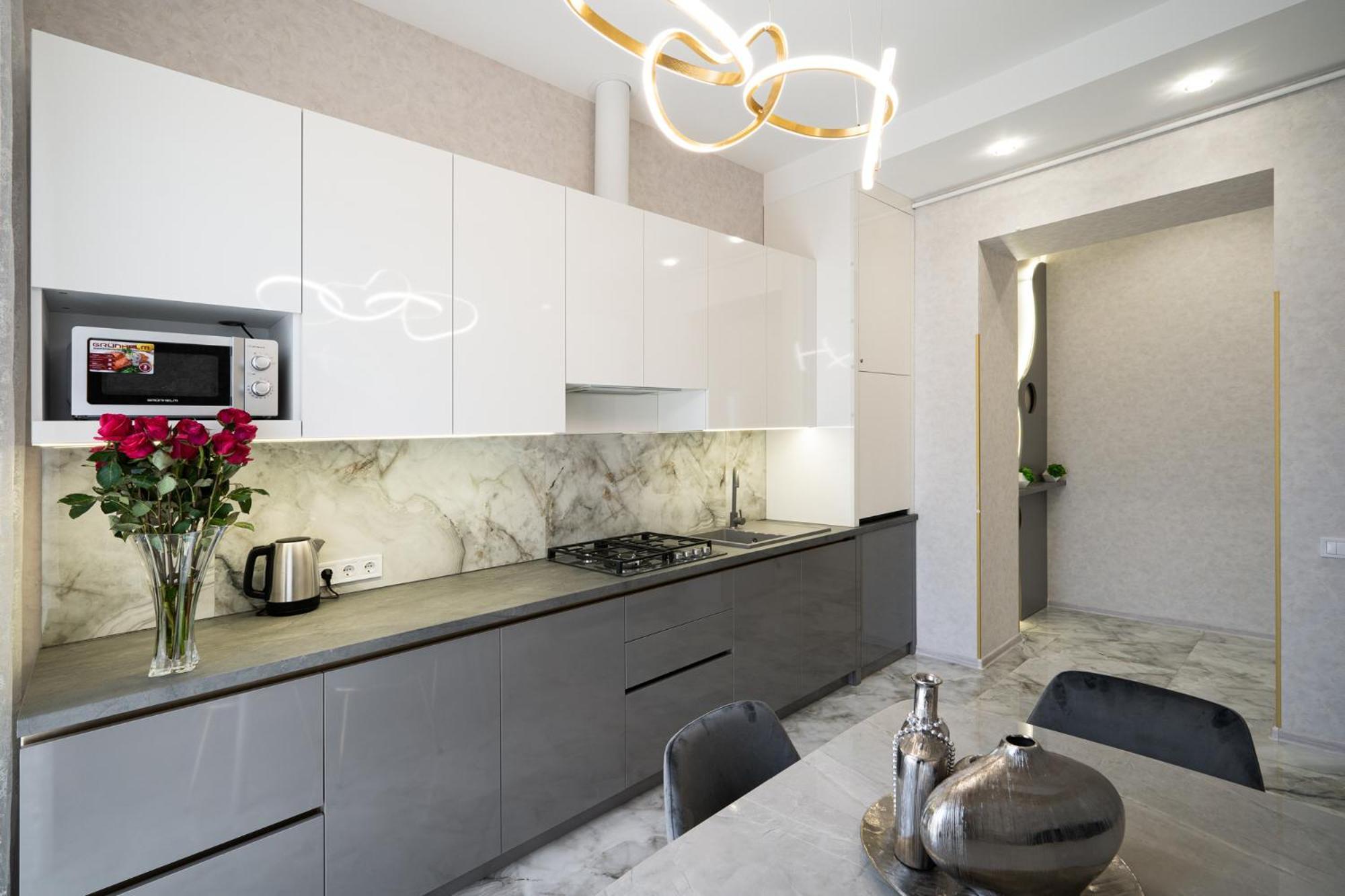 Rynok Square Center Two Bedroom Apartment!