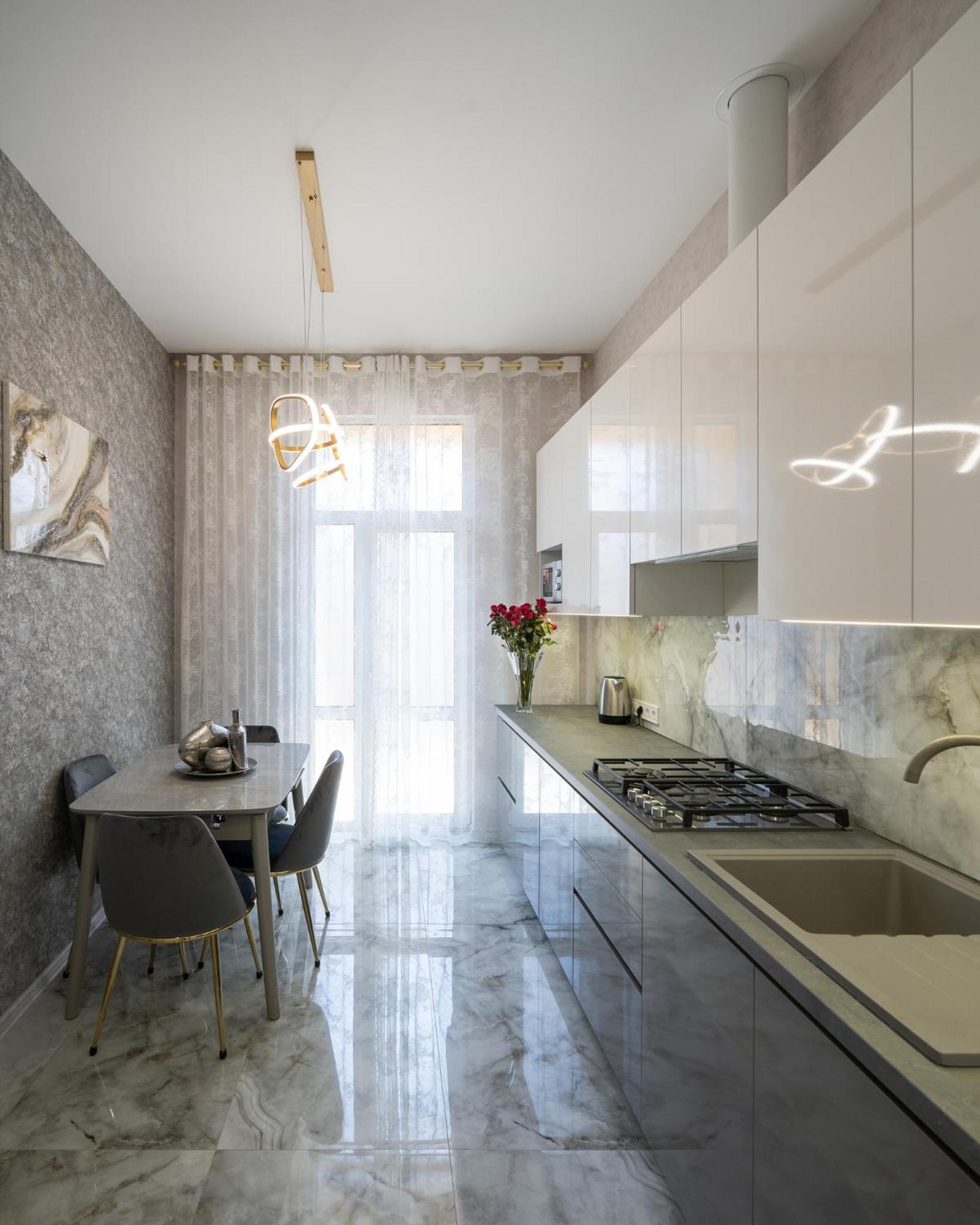 Rynok Square Center Two Bedroom Apartment! *